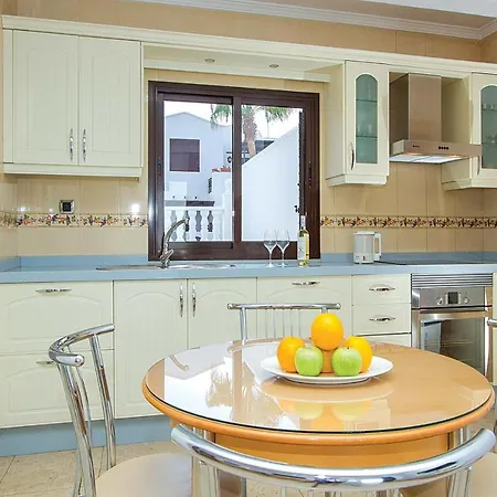 Вілла Puerto Del Carmen Sleeps 4 Air Con Wifi *