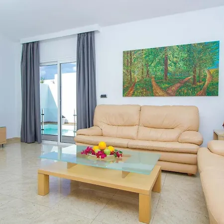 Puerto Del Carmen Sleeps 4 Air Con Wifi Вілла *