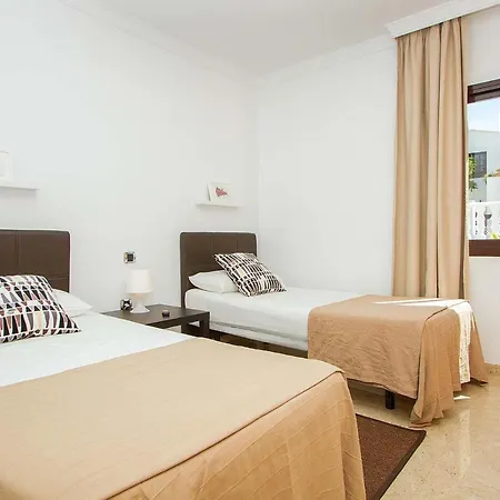 Puerto Del Carmen Sleeps 4 Air Con Wifi Вілла Пуерто-дель-Кармен